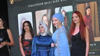 İSTANBUL (İHA) – İstanbul’da düzenlenen ‘Türkiye Yüz Güzeli’ yarışması renkli